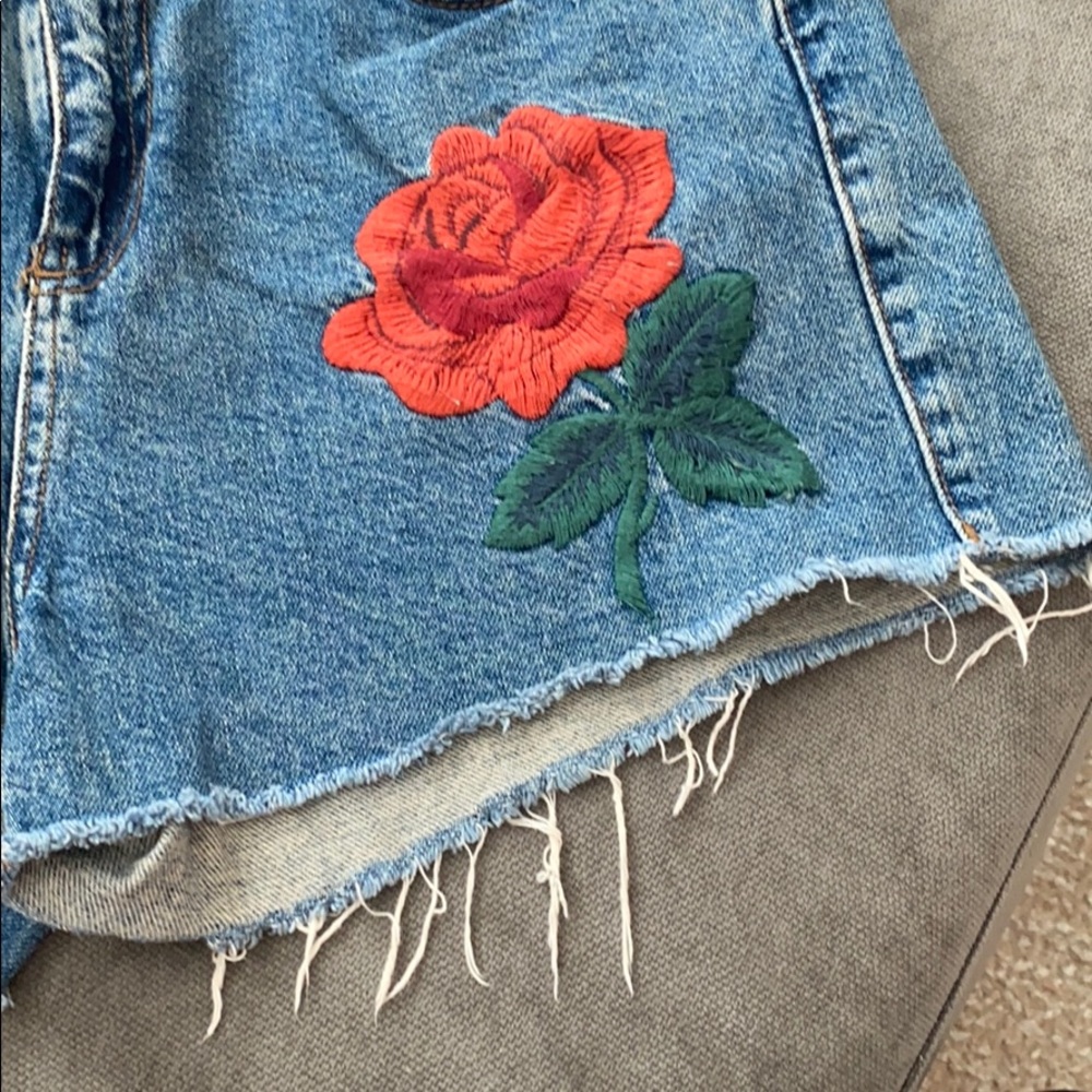 Top Shop Rose Embroidered Mom Short - Picture 4 of 5